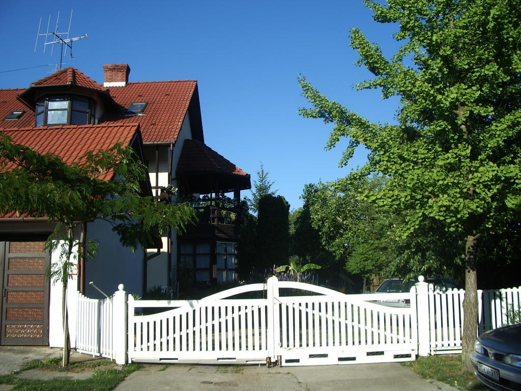 Apartmanhaz Gabriella Harkány Zewnętrze zdjęcie